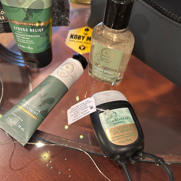 Men’s Body Care Set w/Toiletry & Gift Bag - Picture 2 of 6